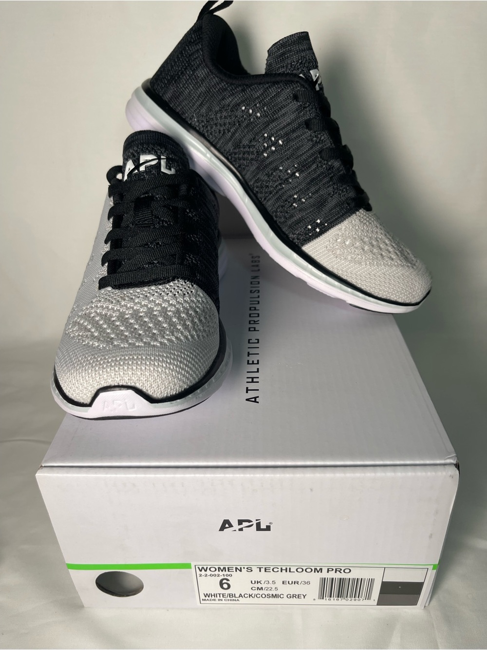 APL Women’s TechLoom Pro Knit Running Shoe Size 6 Black & White New In Box